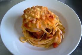 Nest with noodles and lamb